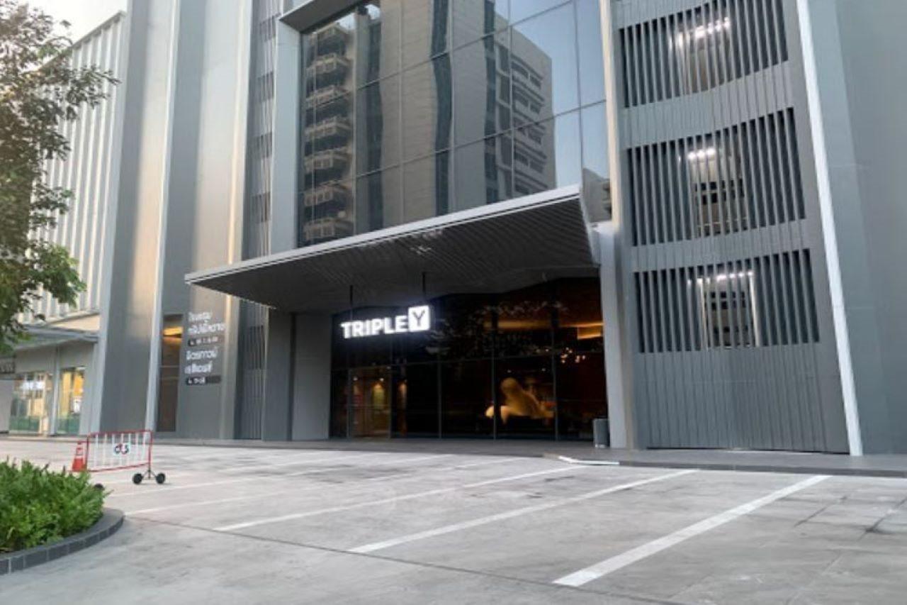 Triple Y Hotel Bangkok Exterior photo
